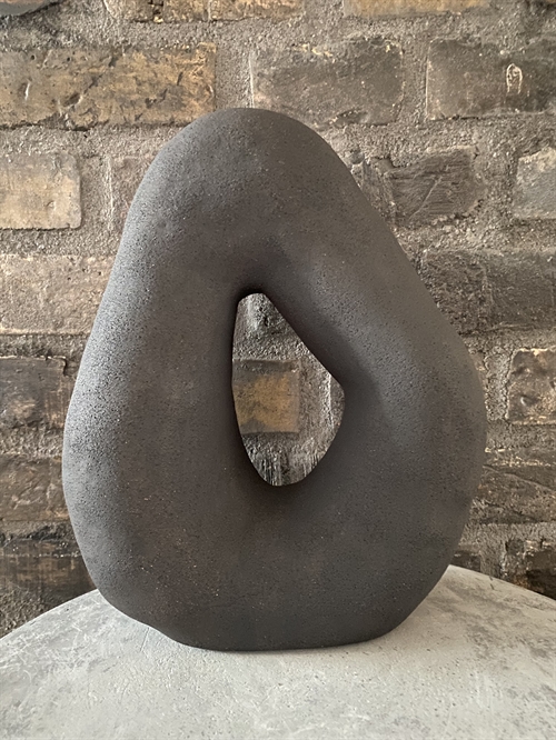 Keramik skulptur af Pernille Calundan